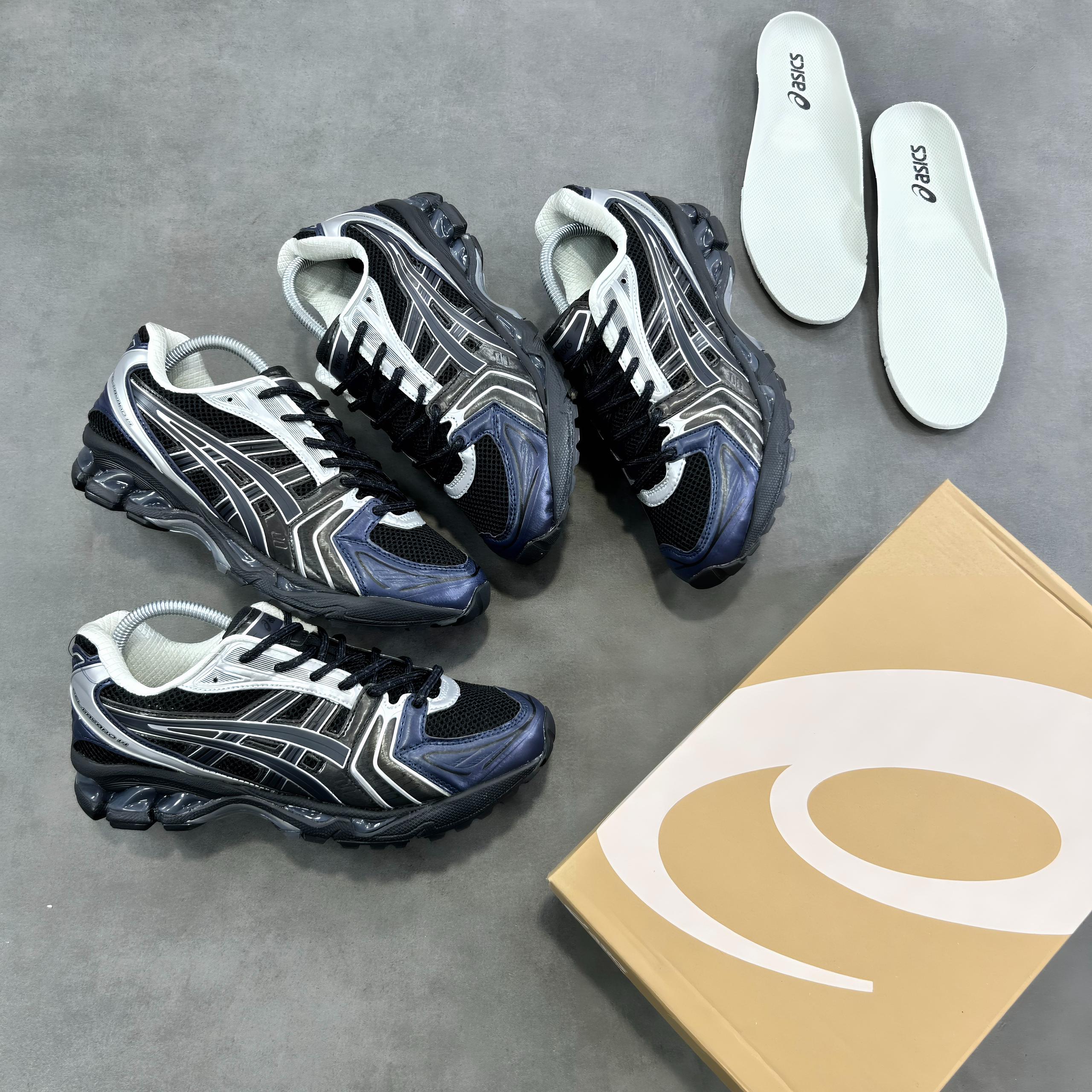 NEW ASICS  x ATMOS x UNDERMYCAR GEL-KAYANO 14 “BLACK PURE SILVER” SNKS”